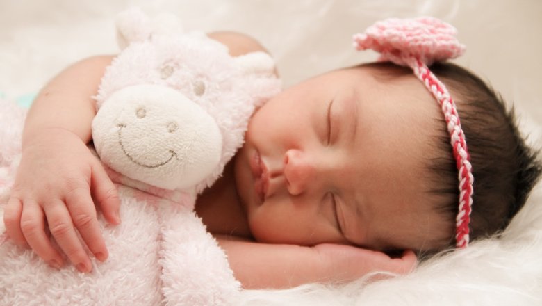 Сколько часов должен спать ребенок днем и ночью: рекомендации и советы для детей разного возраста
