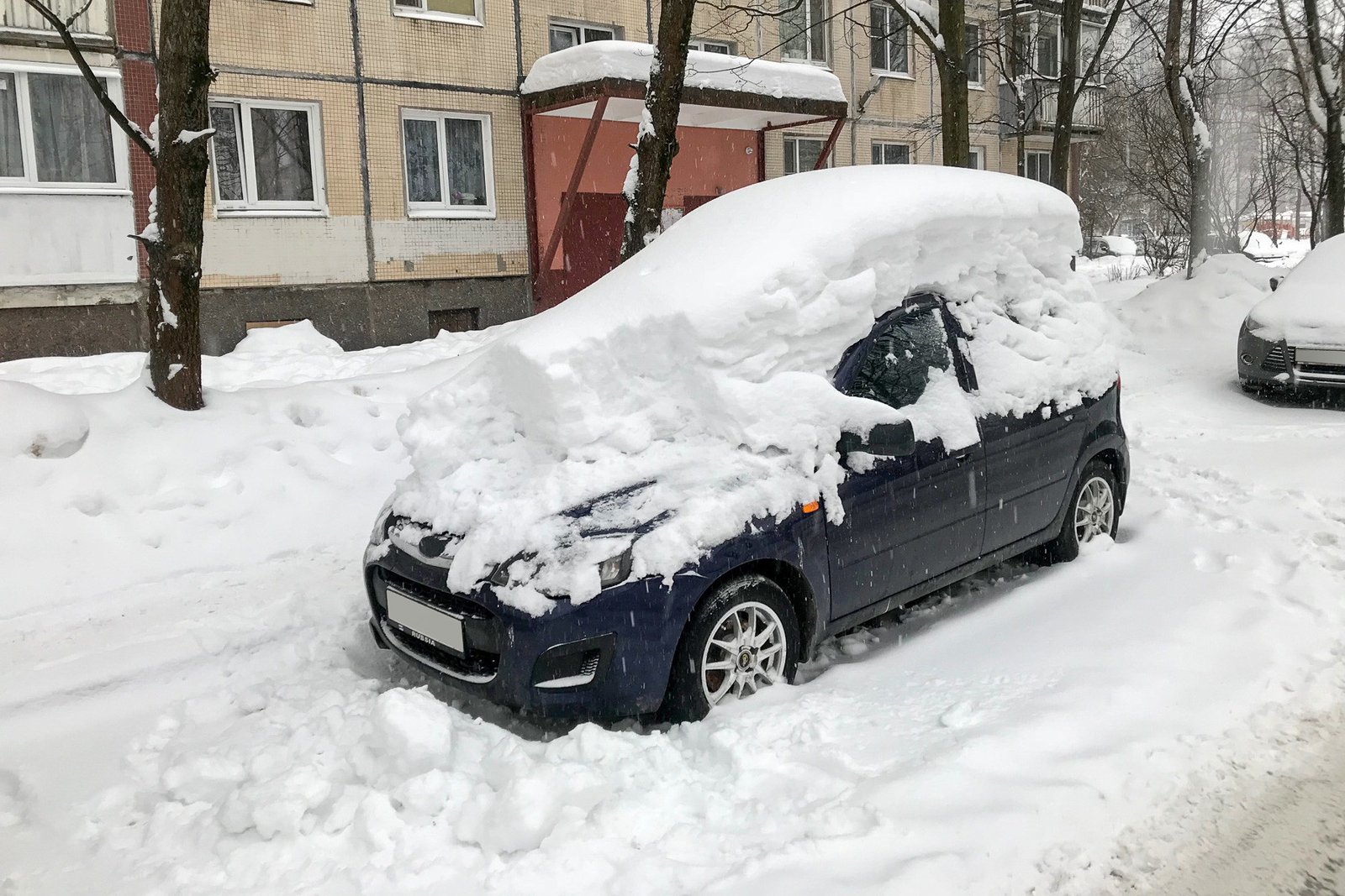 Ставим машину на зиму в гараж: как правильно