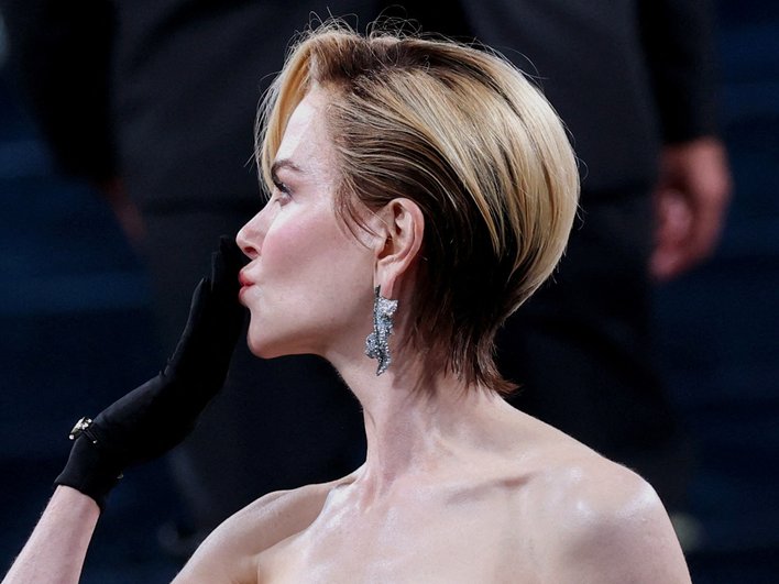 Николь Кидман с новой стрижкой на Met Gala в 2025 году Николь Кидман с новой стрижкой на Met Gala в 2025 году