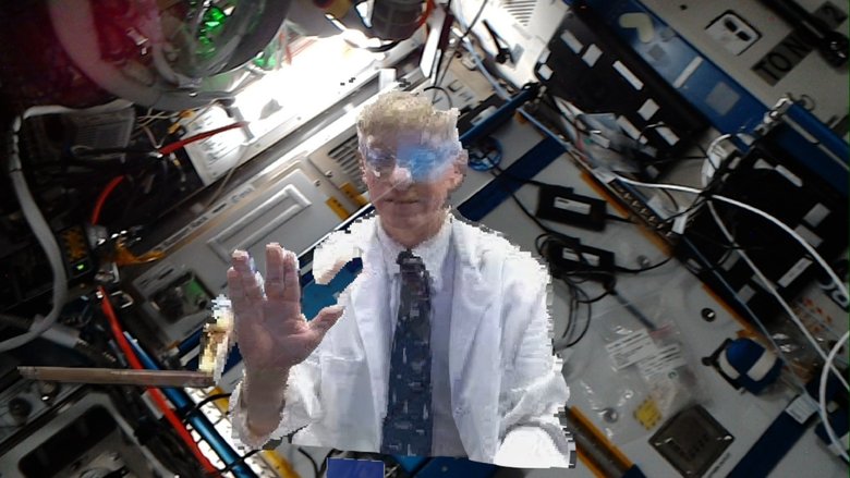Голограмма врача на МКС. Фото: NASA