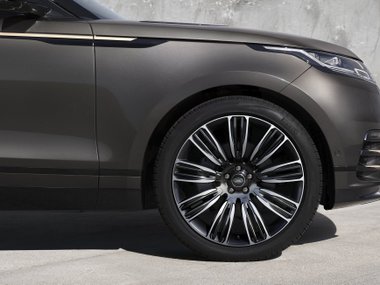 slide image for gallery: 28427 | Range Rover Velar