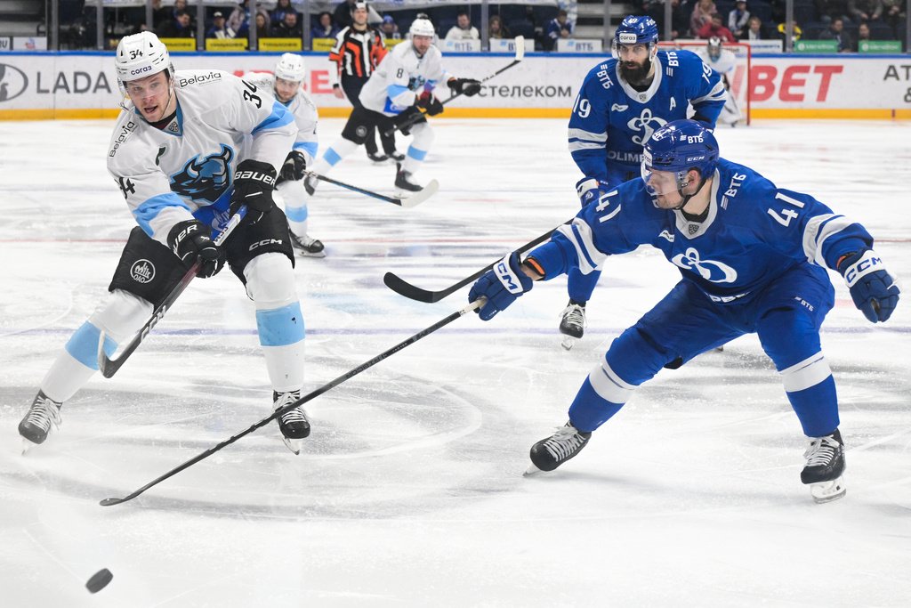 Хоккеисты минского «Динамо» проиграли первый матч четвертьфинала Западной конференции КХЛ