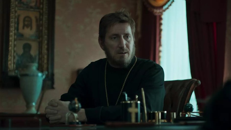 Кирилл Кяро в роли отца Григория в сериале «Гипнозис» Кирилл Кяро в роли отца Григория в сериале «Гипнозис»