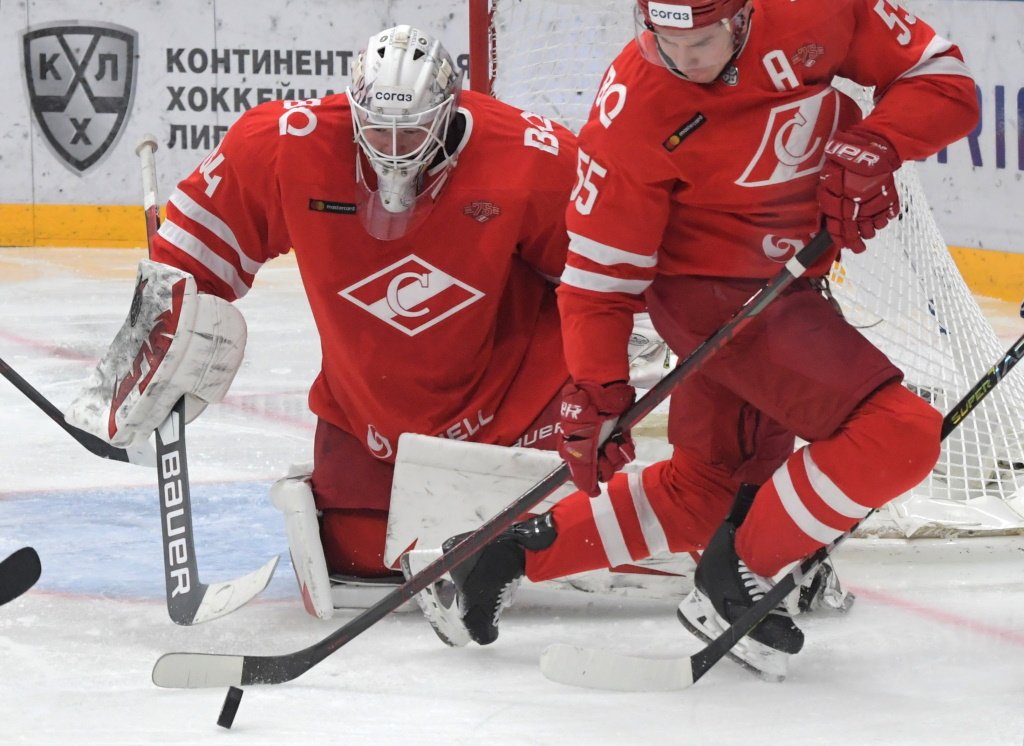 «Спартак» проиграл СКА и прервал серию из трех побед в КХЛ