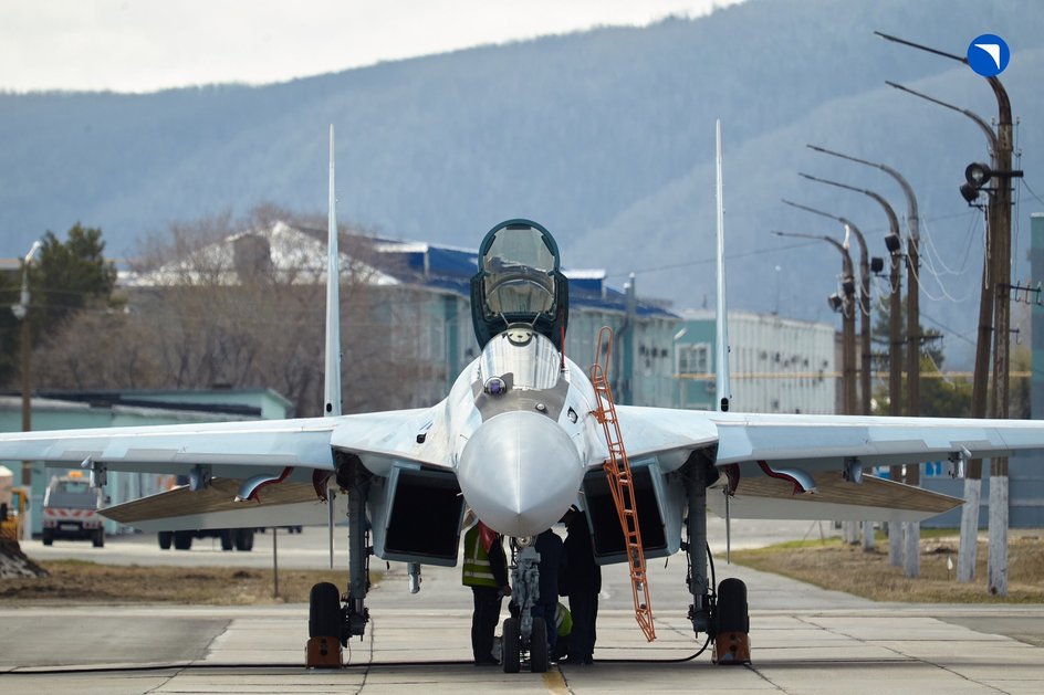 Су-35С вид спереди Су-35С вид спереди