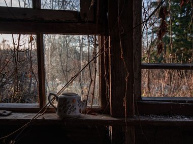 Заброшенный дом в деревне в Ярославской области