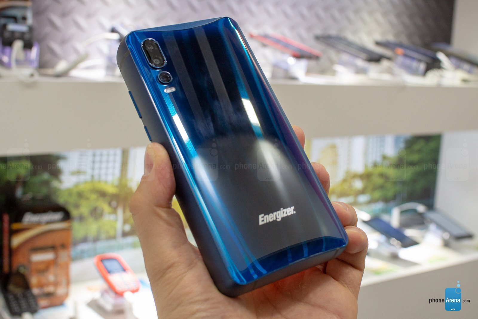 Раскрыта цена смартфона Energizer с самым большим аккумулятором - Hi-Tech  Mail.ru