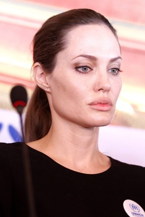 Анджелина Джоли так боялась рака, что решилась на крайние меры
