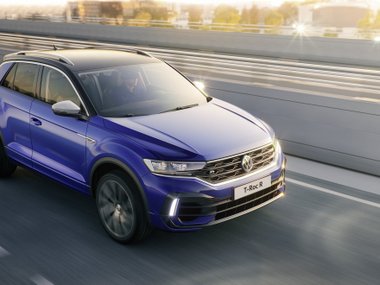 slide image for gallery: 24155 | Volkswagen T-Roc R