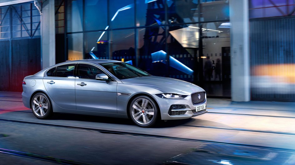 Jaguar XE