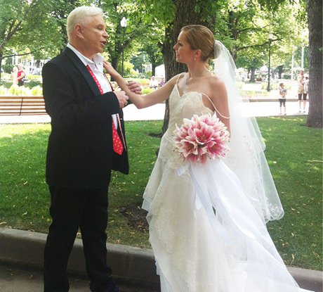 Борис Моисеев с неизвестной невестой