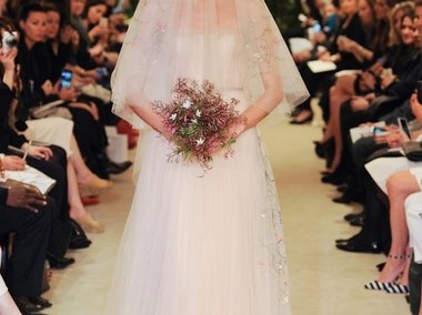 Slide image for gallery: 5057 | показ свадебной коллекции Carolina Herrera