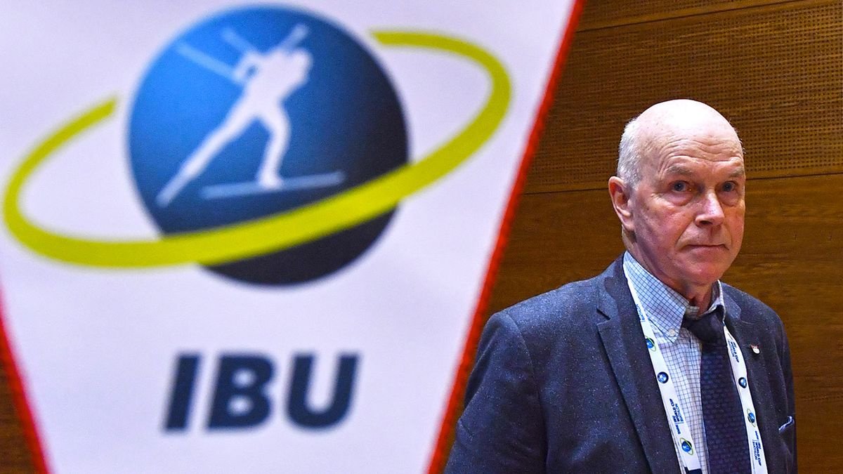 «Он действовал в пользу России». 78-летнего экс-босса мирового биатлона скандально посадили в Норвегии