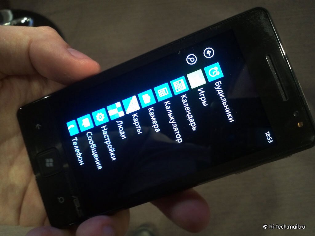 Первый взгляд на русский Windows Phone 7.1 - Hi-Tech Mail.ru