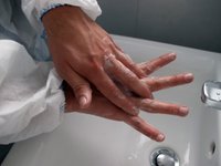мытье рук unsplash.com