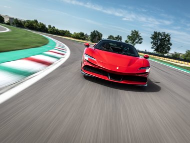slide image for gallery: 27816 | Ferrari SF90 Stradale