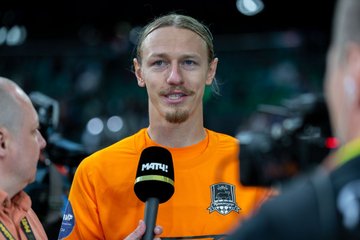 Почему спрашивают любят ли его