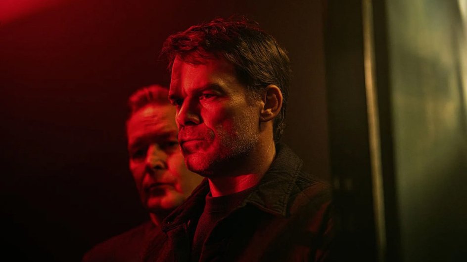 Майкл С. Холл в сериале «Декстер: Воскрешение» Майкл С. Холл в сериале «Декстер: Воскрешение»