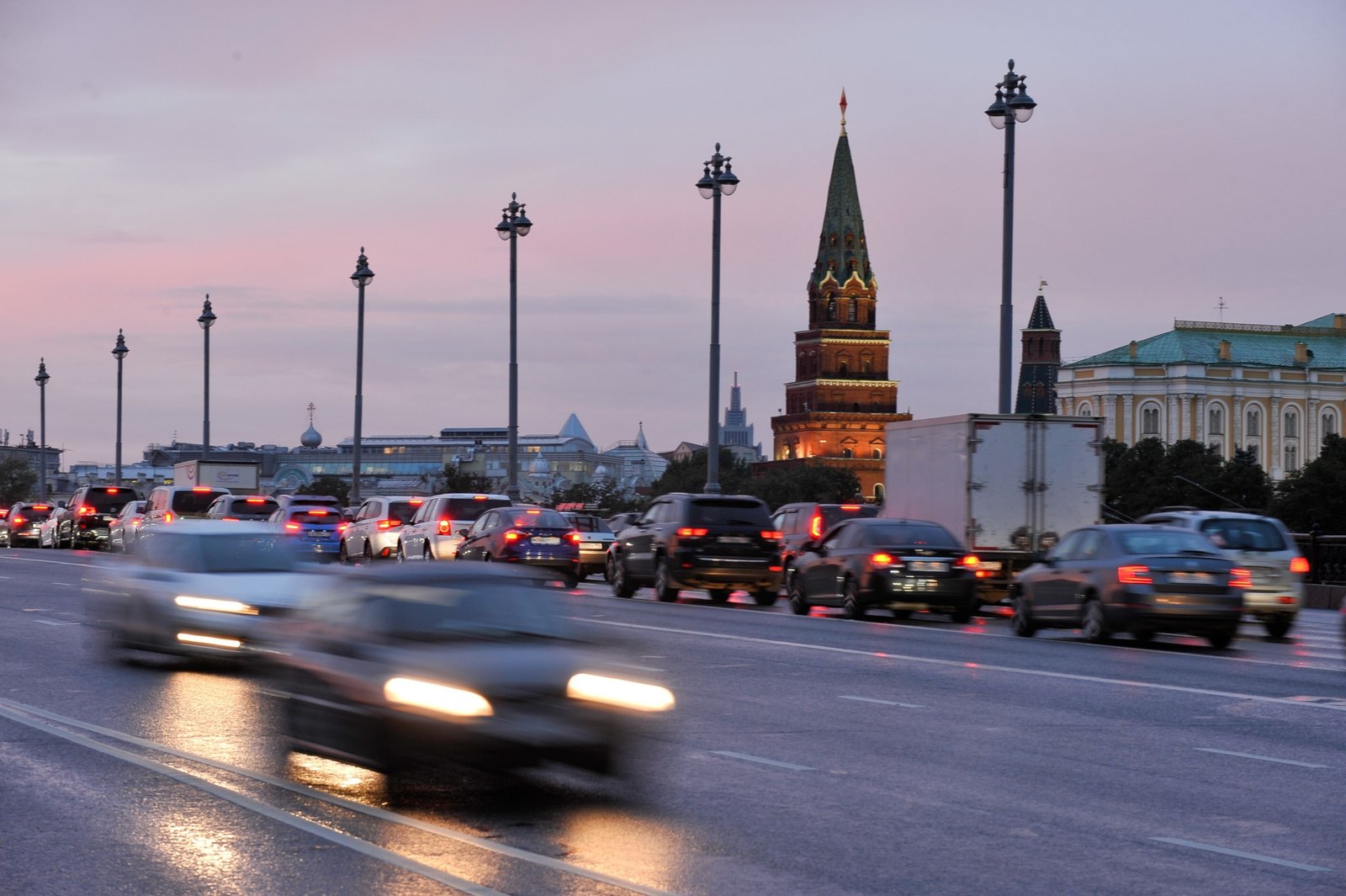 Вечерние пробки на дорогах Москвы.