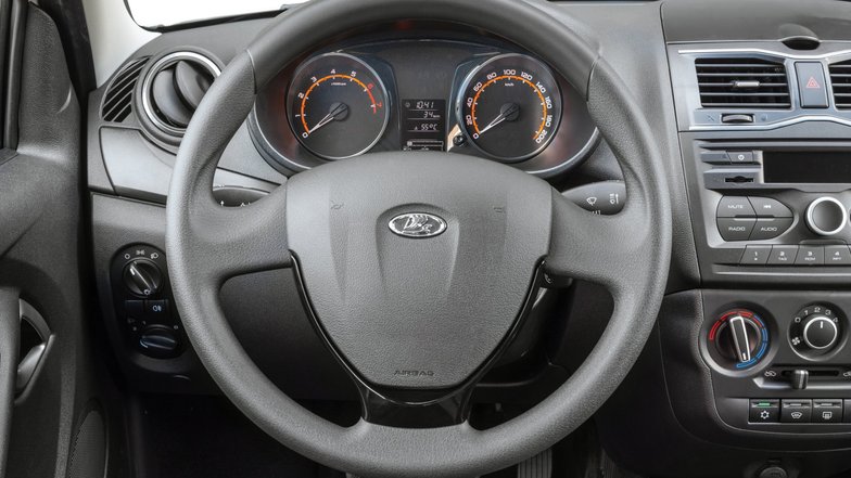 slide image for gallery: 25122 | Lada Club interior