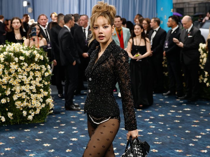 Лиса на Met Gala в 2025 году Лиса на Met Gala в 2025 году