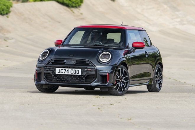 Новый MINI Cooper JCW