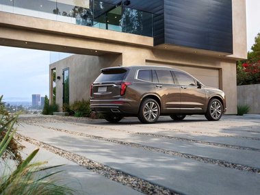 slide image for gallery: 24037 | Кроссовер Cadillac XT6