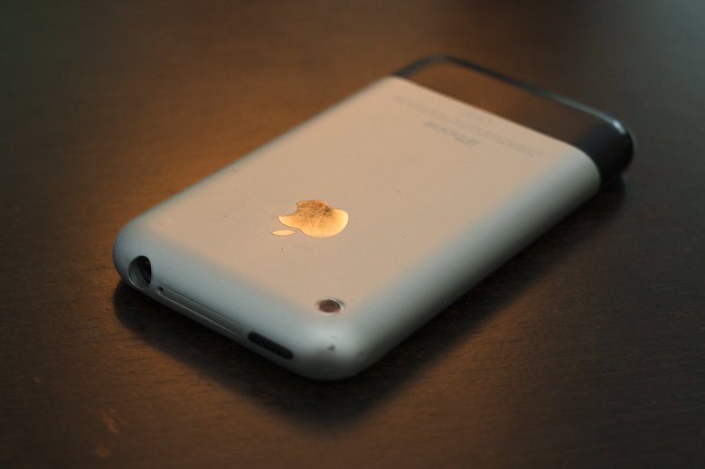 Первый iPhone. Фото: Flickr / Ryan Tir / CC BY 2.0