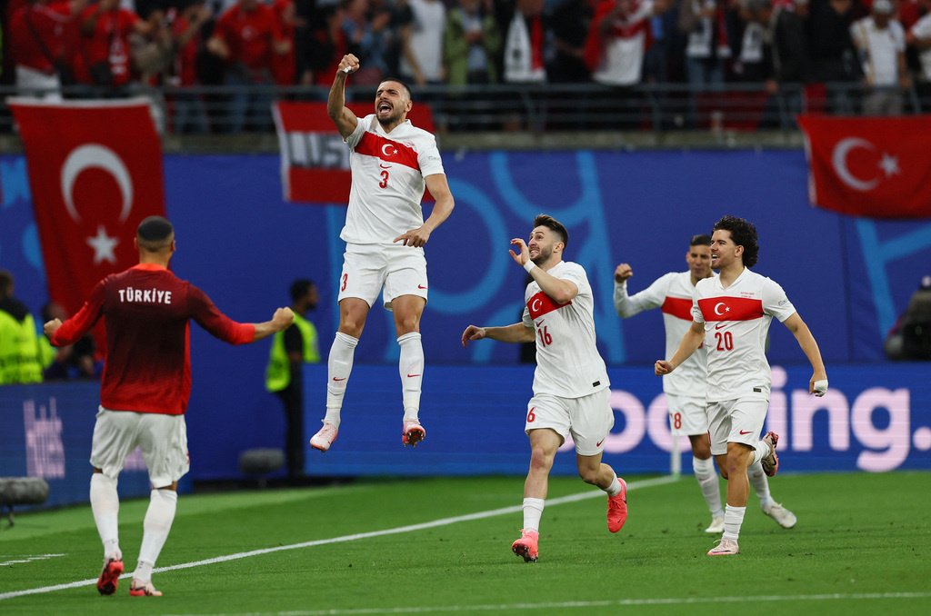 Дубль Демирала вывел сборную Турции в ¼ финала Евро-2024