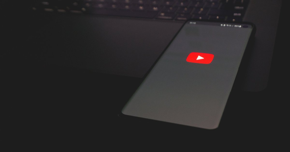 YouTube начнет показывать рекламу во время паузы
