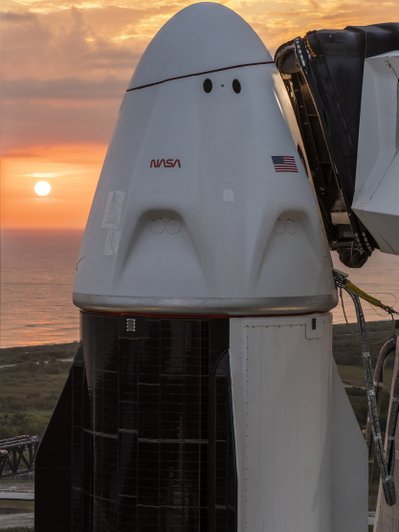 Корабль Crew Dragon внешний вид Корабль Crew Dragon внешний вид