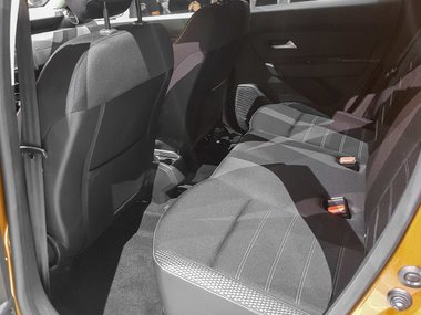 slide image for gallery: 23466 | Renault Duster