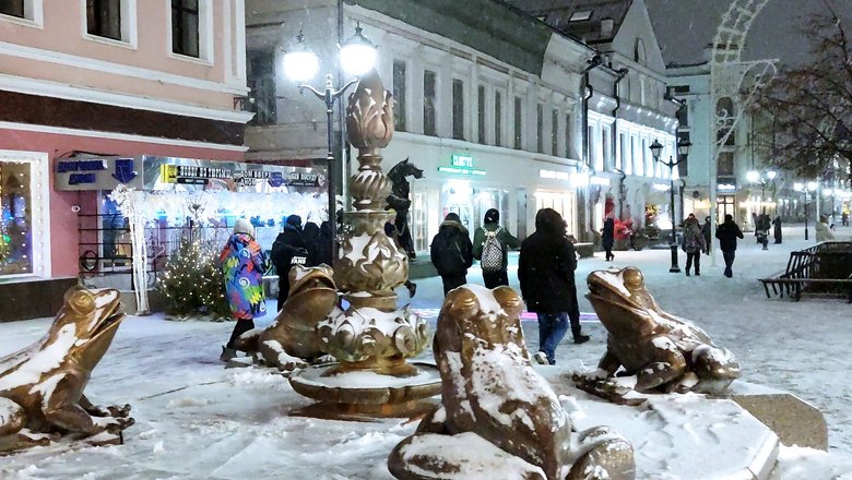 Казань наконец-то дождалась первого снегопада и стала сказочно белой.

Фото: Олег Корякин/ РГ.