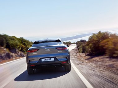 slide image for gallery: 24171 | Автомобиль года в Европе: Jaguar I-Pace
