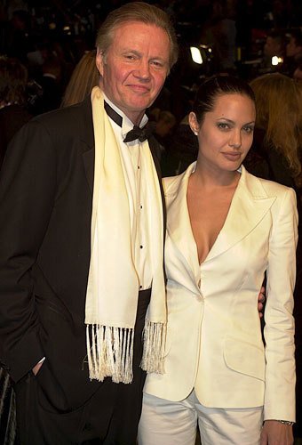 С отцом Джоном Войтом на послеоскаровской вечеринке Vanity Fair, 2001 год