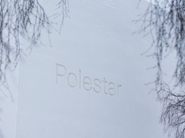 Снежный шоурум Polestar