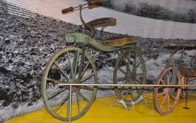 Реплика с использованием оригинальных частей. Производитель и датировка неизвестны. Немецкий музей велосипедов. Фото: wikimedia / Nicola (own work) / CC BY-SA 4.0