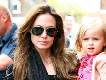 Анджелина Джоли с дочерью Вивьен Маршелин