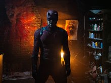 Чарли Кокс в сериале «Сорвиголова: Рожденный заново»