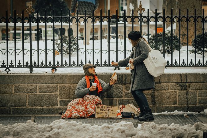 Бедность Бедность