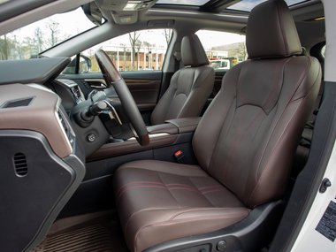 slide image for gallery: 28132 | Тест-драйв Lexus RX300