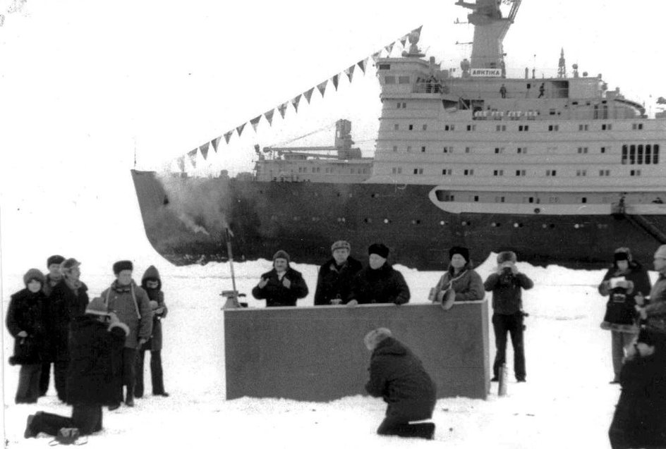 «Арктика» на Северном полюсе