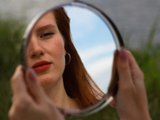 Девушка с зеркалом Девушка с зеркалом