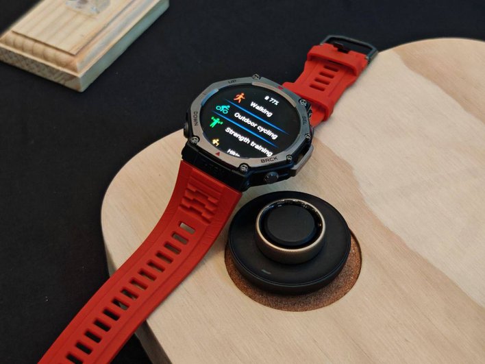 Кольцо Amazfit Helio Ring вместе со смарт-часами Amazfit T-Rex 3