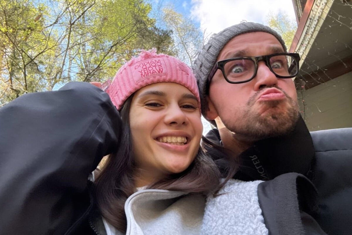 Жена Александра Петрова показала редкие фото с ним в новом доме Жена Александра Петрова показала редкие фото с ним в новом доме