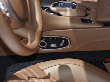 slide image for gallery: 20565 | Aston Martin DB11