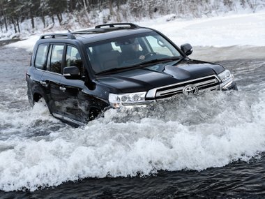 slide image for gallery: 18959 | Land Cruiser 200