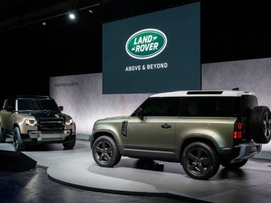 slide image for gallery: 24992 | Land Rover Defender