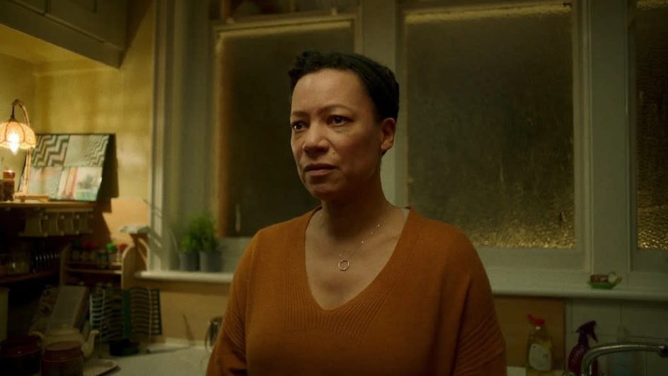 Нина Сосанья в сериале «Олененок» Нина Сосанья в сериале «Олененок»