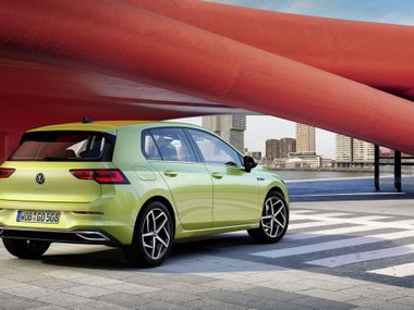 slide image for gallery: 25432 | Volkswagen Golf